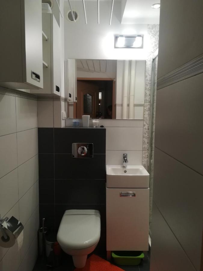 Garsoniera Apartment กดัญสก์ ภายนอก รูปภาพ